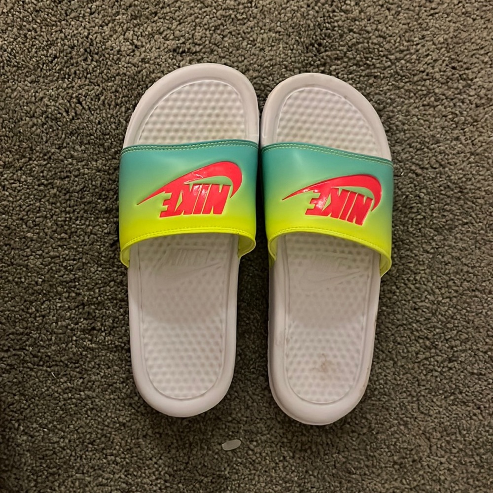 Nike slides in good condition few little dirt spot but still looks very new